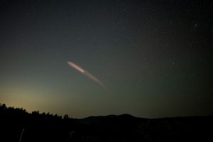 韓国ロケット打ち上げ、日本でも観測　山口の夜空に幻想的な光