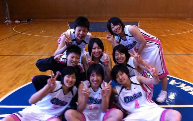 桜花学園時代の桂さん（2列目一番右）