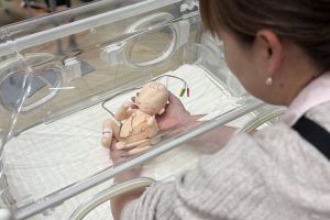 「早産は、妊娠何週未満で生まれること？」　約20人に1人が早産児