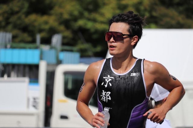 競技中の徳山哲平さん＝ビースタイルグループ提供