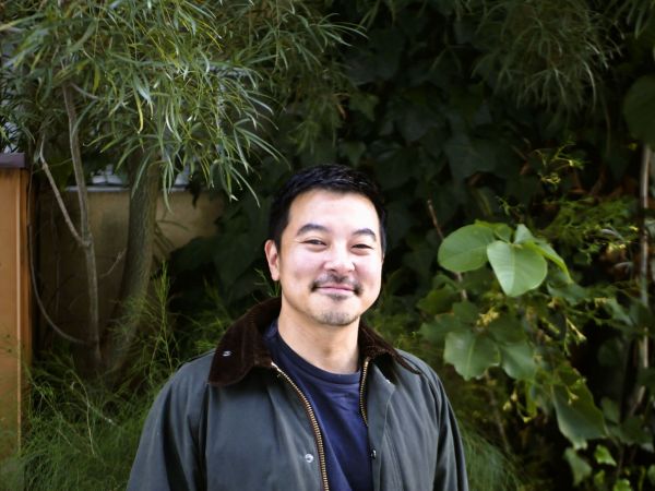 自宅に普段もよく花を飾るという間宮さん