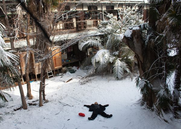 「名取洋之助写真賞」を受けた「京大吉田寮～記憶と想起の結節点～」の1枚