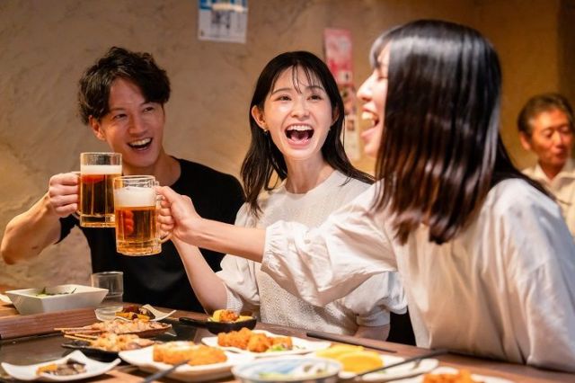 飲み会といえばみんなで乾杯
