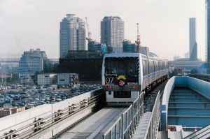 ゆりかもめ開業30年　臨海副都心「通勤の足」と期待された路線の今