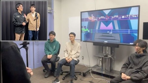 漫才カラオケの実演風景