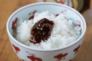 ごはんが進みすぎる！4年で3度日本一「相撲味噌」が旨辛すぎる