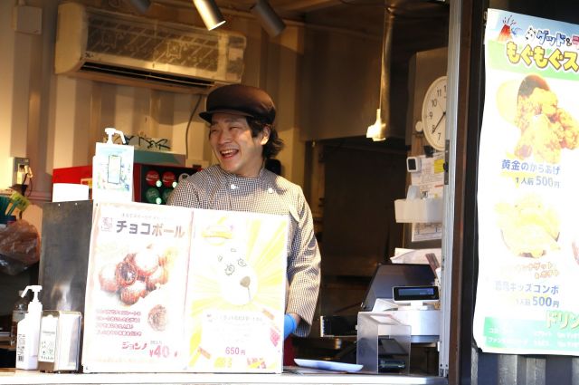 「『べびたっぴ』は若い年代のお客様にウケる、など実践で学んでいます」＝本人提供