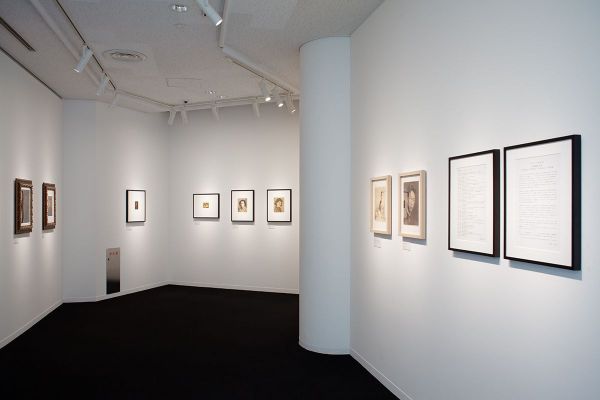 写真展の展示風景