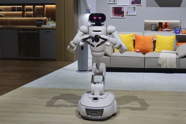 CESで展示された人型ロボット