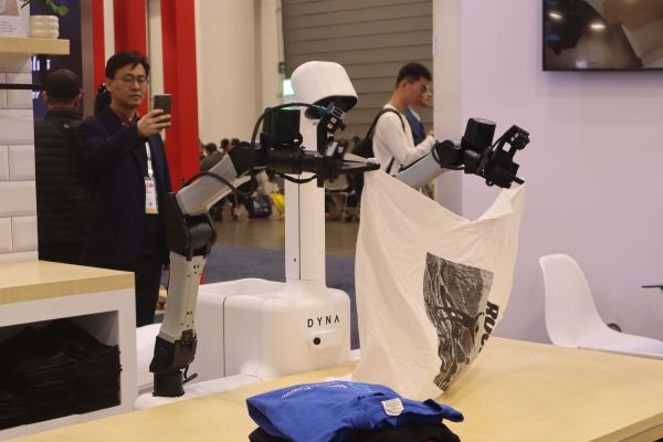 CESで展示された人型ロボット