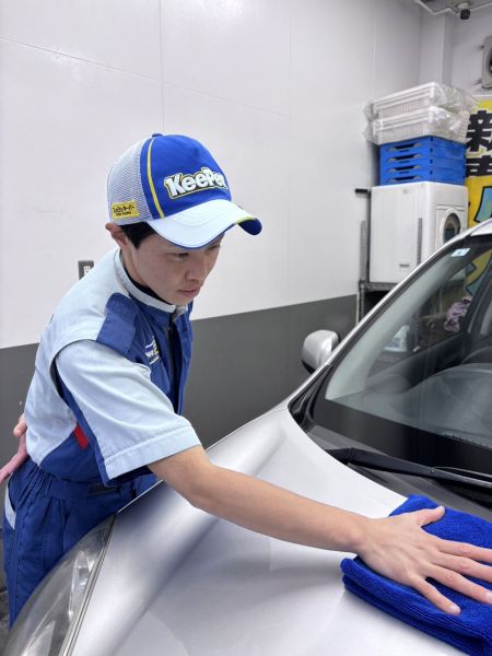 ENEOSウイングで正社員として働きながらフットサル選手として活動する江口未珂さん＝本人提供