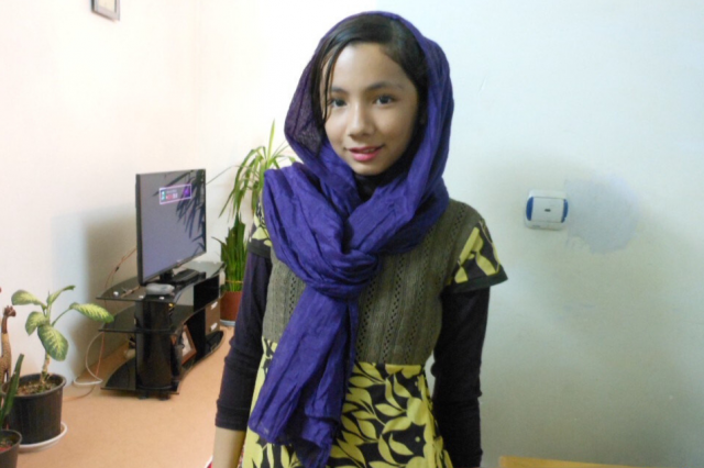 中学時代のメヘリーさん＝2013年ごろ、イラン、本人提供