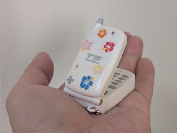 トイズスピリッツの「本当に録音再生！なつかしのガラケーマスコット〜＋プラス」