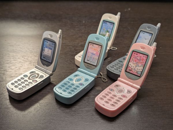 トイズスピリッツの「本当に録音再生！なつかしのガラケーマスコット〜＋プラス」