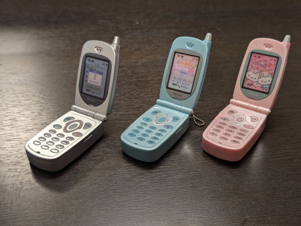 トイズスピリッツの「本当に録音再生！なつかしのガラケーマスコット〜＋プラス」