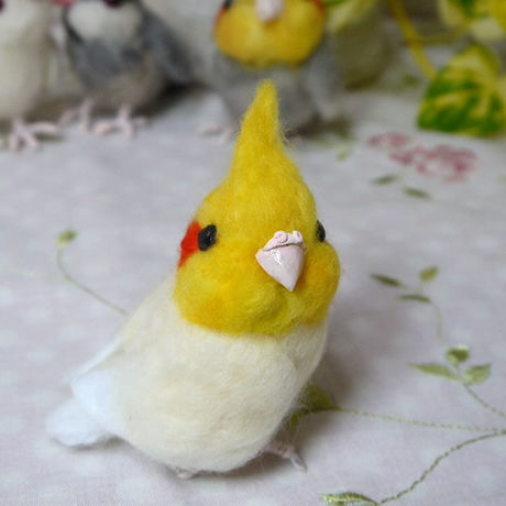 羊毛フェルトの小鳥 オカメインコ ルチノー