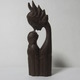 26． 親子のふれあい（紫檀材）　　　　　　　　　　　　（幅7.7×奥行4.5×高さ25.8cm）