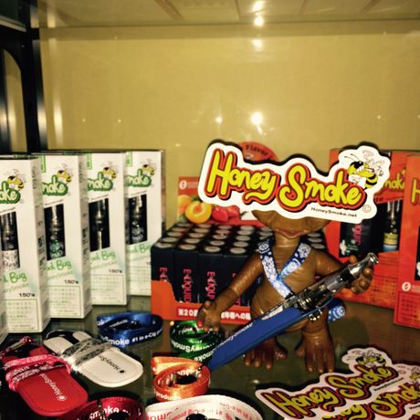 アメリカ西海岸発 電子タバコHoney smoke