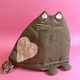 夢見るネコちゃんティーコゼー　Dreaming Cat Tea Cozy