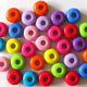 【アウトレット商品】カラフルドーナツ形のアクリルビーズ 大 30個セット(17mm)(B088)