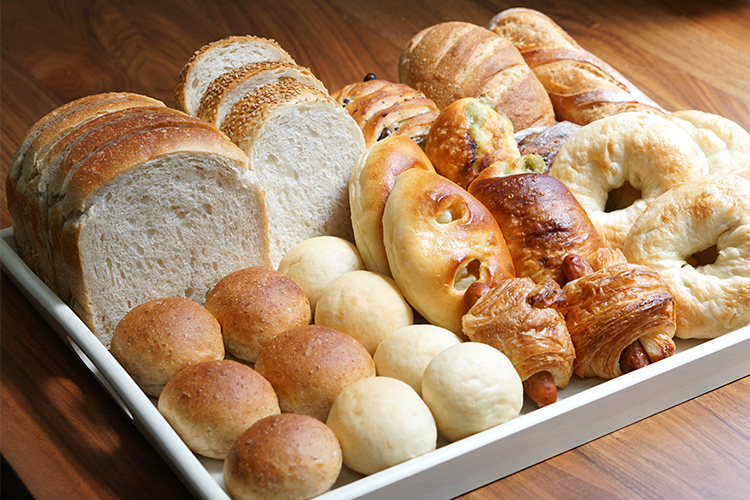 【今月は何が届いた？】こんがりパン工房のパン／こかげカフェのベーグル／ボン・ムーのシフォンケーキ編