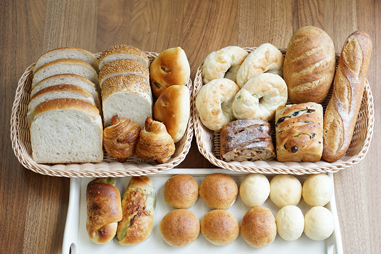 【今月は何が届いた？】こんがりパン工房のパン／こかげカフェのベーグル／ボン・ムーのシフォンケーキ編