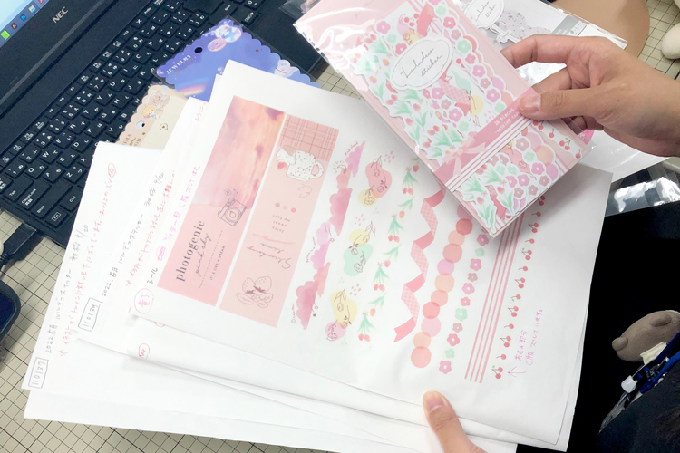 こころときめくかわいいファンシー文具を、大人になったあなたにクラックスが毎月お届け