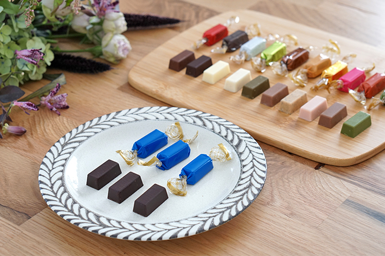 【チョコレートのサブスク】ショコラ・ダ・ファミリアのチョコレートが毎月届く定期便（2023年10月）