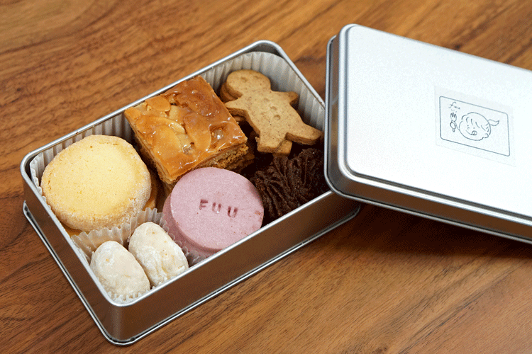 【今月は何が届いた？】クッキー缶／山西牧場の豚肉／全国の特別栽培米／有名産地の基本ワイン編