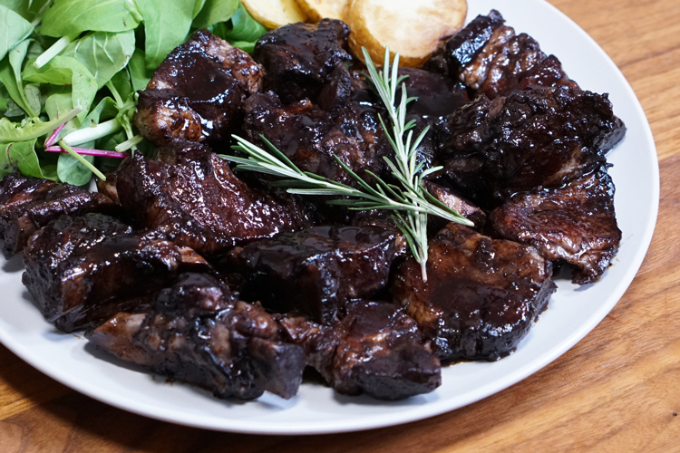 【今月は何が届いた？】クッキー缶／山西牧場の豚肉／全国の特別栽培米／有名産地の基本ワイン編