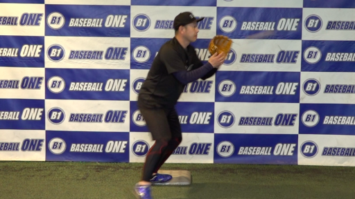 【野球  練習メニュー】ファーストからの送球の受け方を覚える練習方法