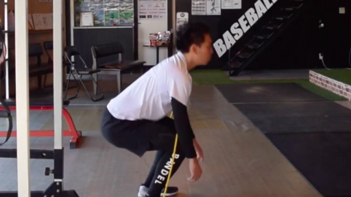 【野球  練習メニュー】下半身のチューブトレーニング①スクワット