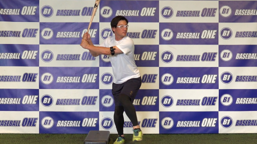 【野球  練習メニュー】軸足に体重を乗せる為の練習方法(台の上からジャンプ)
