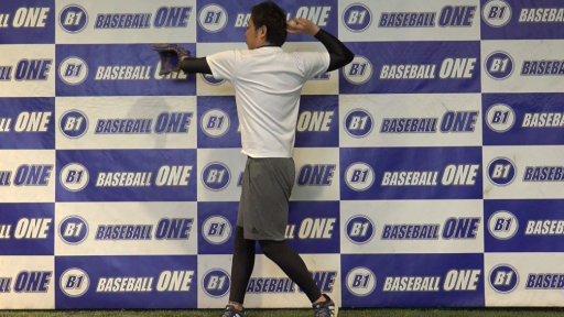 【野球 練習メニュー】肘が落ちないようにする練習方法「投げる手側に投げる」