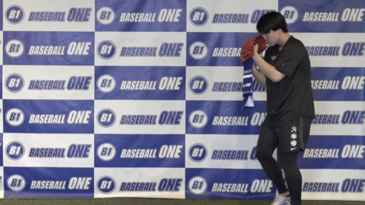 【野球  練習メニュー】股関節の動きと胸を開く動きを連動させるトレーニング