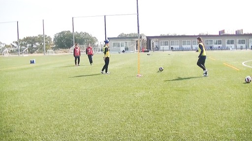 【サッカー  練習メニュー】パス&コントロール_オープンコントロール