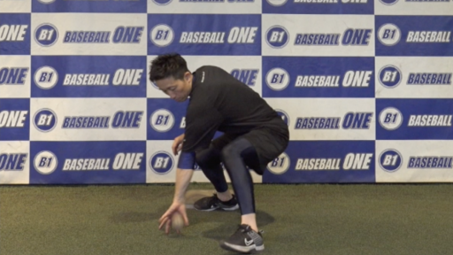 【野球 練習メニュー】間を作って捕球していく練習方法