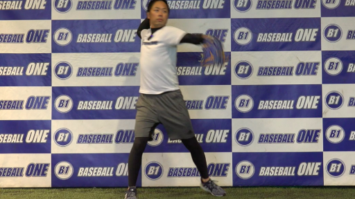 【野球 練習メニュー】肘が落ちないようにする練習方法「三塁牽制のように投げる」