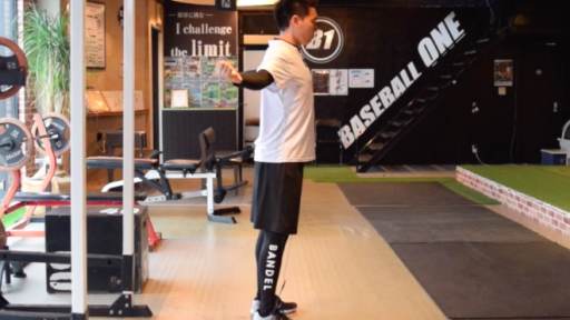 【野球 練習メニュー】肩周りのチューブトレーニング⑮肩甲骨を寄せる2