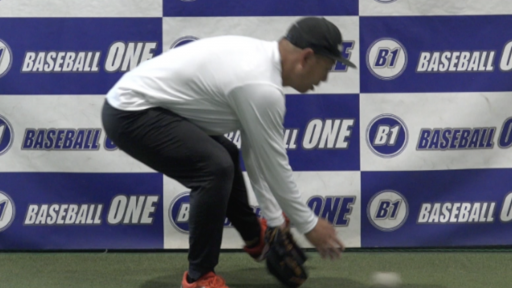 【野球  練習メニュー】バント処理を捕球するための練習方法