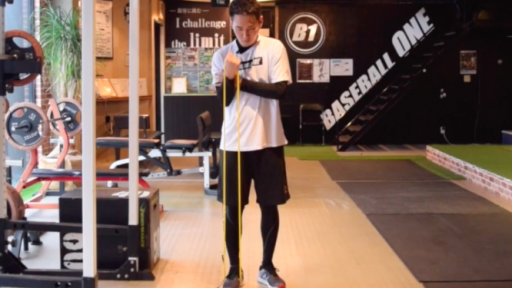 【野球  練習メニュー】肘・リストのチューブトレーニング①上腕の力をつける