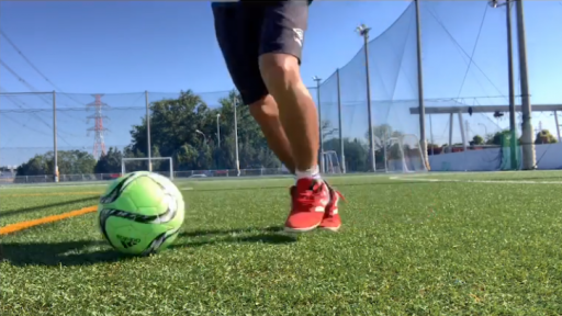【サッカー  練習メニュー】ロールダブルシザース