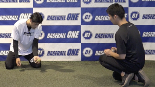 【野球 練習メニュー】打球の変化に応じて対応させる手の使い方