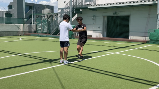 【サッカー  練習メニュー】ウォーミングアップ 中学年向け・ペアでの動きつくり①