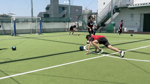 【サッカー  練習メニュー】ウォーミングアップ・ボールファミリア(屋内+幼児向け)