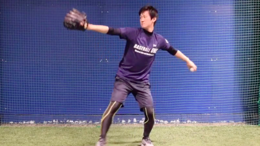 【野球  練習メニュー】グローブの出し方を覚えるための練習方法