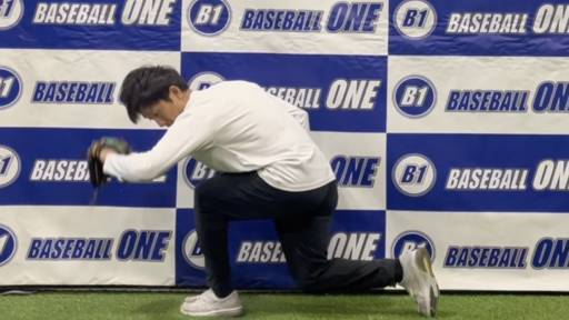 【野球  練習メニュー】逆シングルの捕球タイミングを合わせる