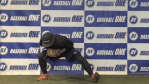 【野球  練習メニュー】踏ん張った捕球姿勢からステップしていく練習方法