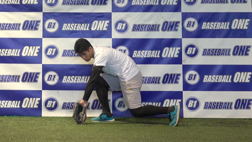 【野球  練習メニュー】逆シングルで捕球するための練習方法