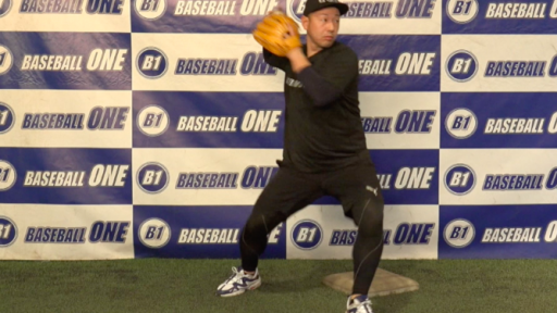 【野球  練習メニュー】自らベースを踏んで送球までの動作を覚える練習方法